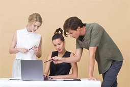 https://www.vue.gov.co/images/default-source/programas-camara-de-comercio/33-asesoria-registro.jpg?sfvrsn=bfaee74_3