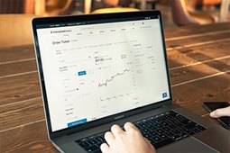 https://www.vue.gov.co/images/default-source/programas-camara-de-comercio/52-transforma-t-para.jpg?sfvrsn=a0ad6fbd_3
